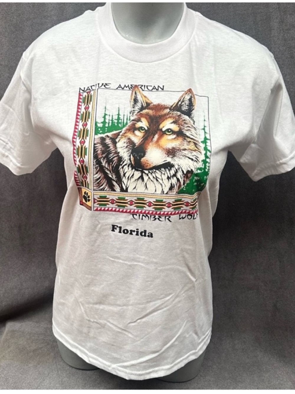 90s Native American timber wolf T-shirt Florida souvenir